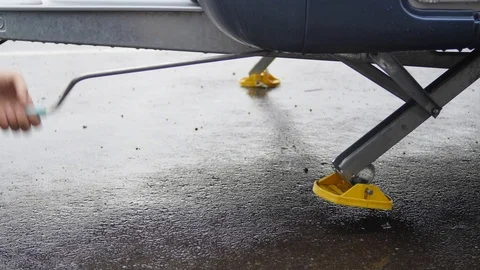 Caravan drop down stabilizing legs closing no audio track Stock-Footage 119232485