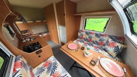 Caravan interior presentation Video stock 242455302