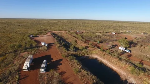 Caravan Rest Stop Outback Australia 스톡 동영상 90777078