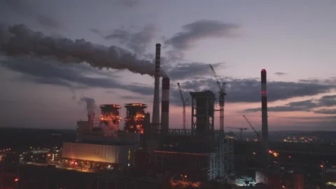 Carbon dioxide emitting from smokestacks Video stock 212566564