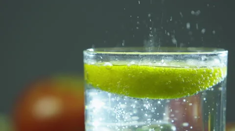 Carbonated lemon drink Video stock 67359558