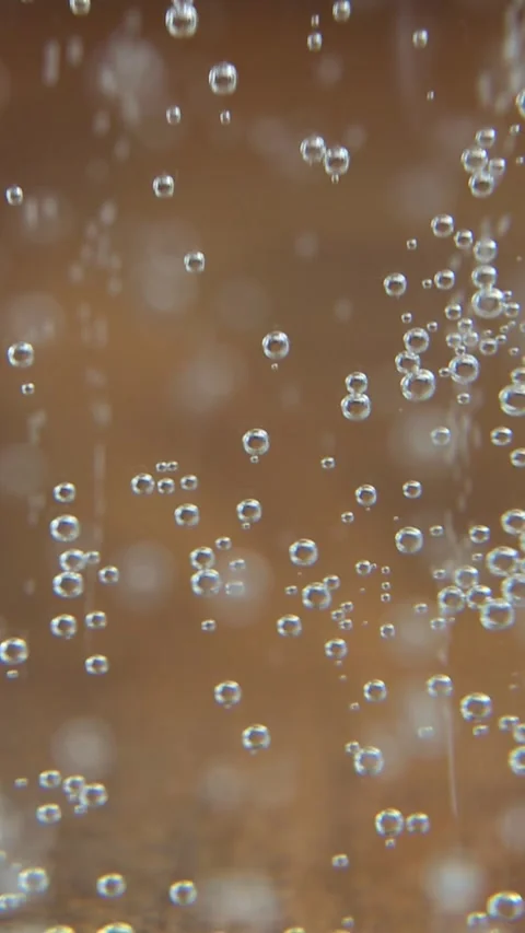 Carbonated water macro bubbles ascending ASMR Vídeos de archivo 313753121