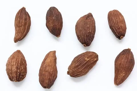 Cardamom isolate on white background Stock-Fotos