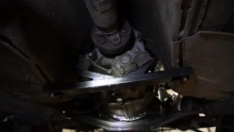 Cardan shaft a mechanic disassembles an old Видео 221433923