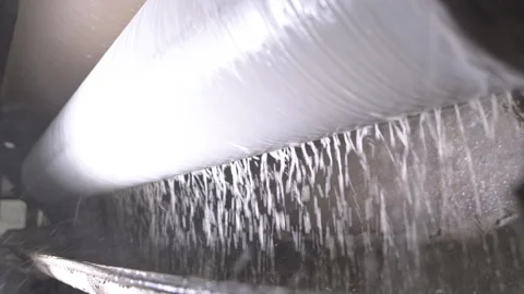 Cardboard web drying machine removes moisture from material Видео 303104334