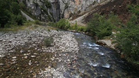 Cares Canyon 库存影片 32670759