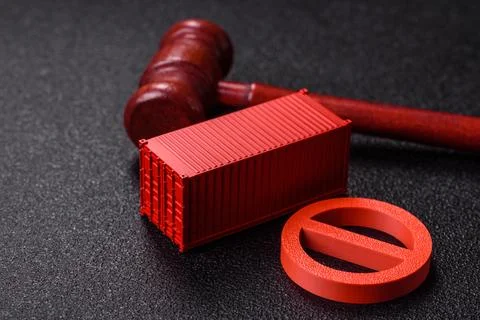 The cargo container ban as a conceptual backdrop for the export. The cargo .. Stockfoto's
