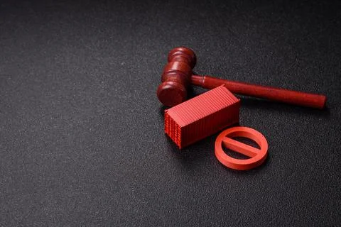 The cargo container ban as a conceptual backdrop for the export. The cargo .. Stockfoto's