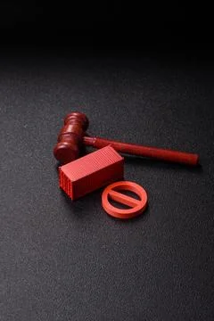 The cargo container ban as a conceptual backdrop for the export. The cargo .. Stockfoto's