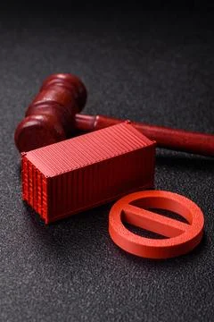 The cargo container ban as a conceptual backdrop for the export. The cargo .. Stockfoto's