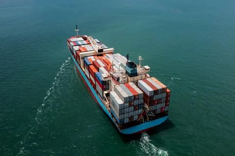 Cargo Container Ship Sailing Across Open Sea Near Chon Buri Thailand High A.. Stockfoto's