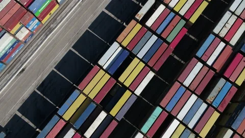 Cargo containers and automated cranes Video stock 171589366