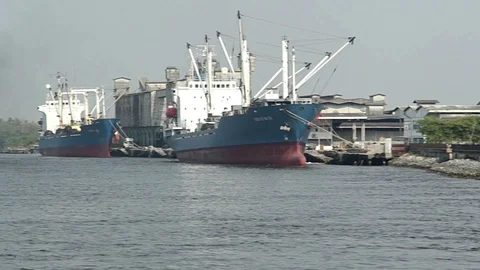 Cargo ship at chao praya river, Thailand Video stock 116653745