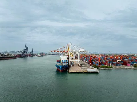 Cargo Ship Docking For Container Loading At Laem Chabang Port Chon Buri Tha.. Stock Photos