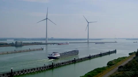 Cargo ship exits the Krammer locks, in The Netherlands. 스톡 동영상 275038021