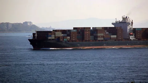 Cargo ship Vídeos de archivo 32721390