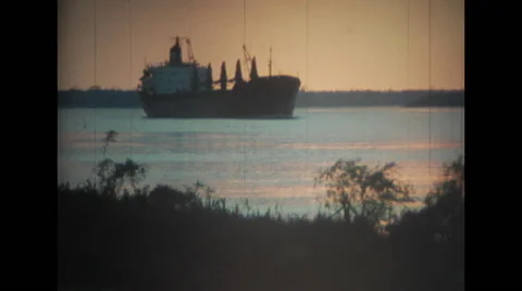 Cargo ship in the mississippi river Stock Footage 37595432
