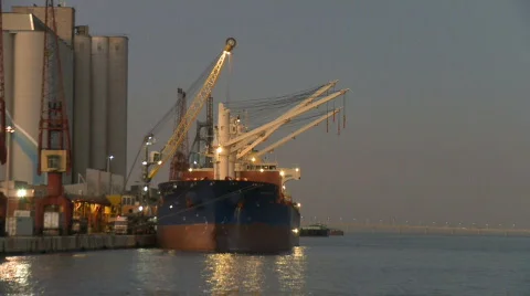 Cargo ship moving load at port Video stock 352312