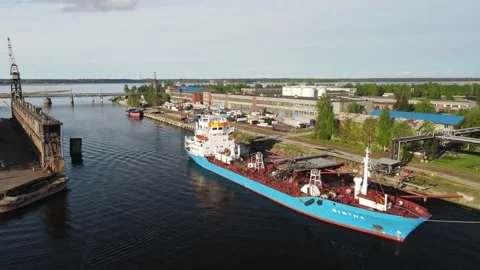 Cargo ship in port Video stock 159280469