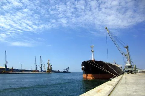 Cargo ship at port Foto stock