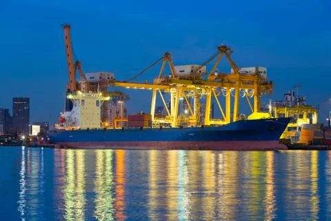 Cargo ship port 库存照片