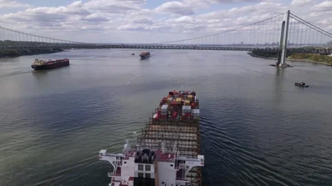 Cargo ship sailing on Hudson River. arriving to New York 스톡 동영상 241943143