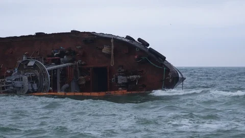 Cargo ship at sea 스톡 동영상 122402780
