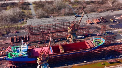 Cargo vessel undergoing repair at a shipyard slipway, Bulgaria Vídeo Stock 337192261