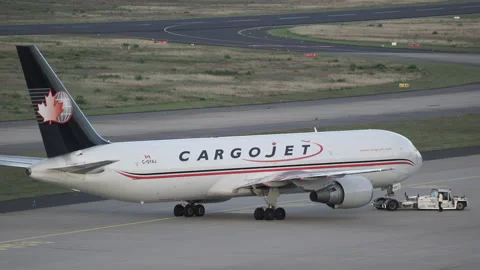 Cargojet Boeing 767 Freight / Cargo Airplane Pushback at Cologne Airport 스톡 동영상 190631907