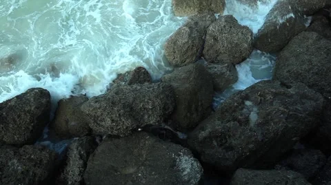 Caribbean Waves Hitting Rocks 스톡 동영상 58846130