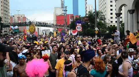 Carnaval de Rua em Sao Paulo - Bloco Agora Vai - Perdizes Vídeos de archivo 59055592