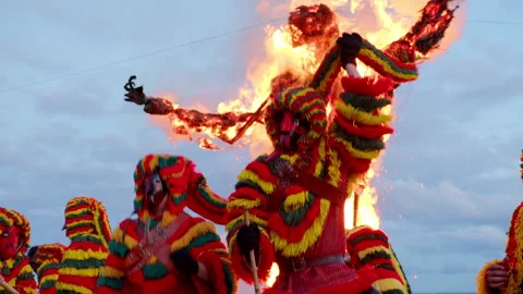 Carnival characters jump Stockbeeldmateriaal 268340080