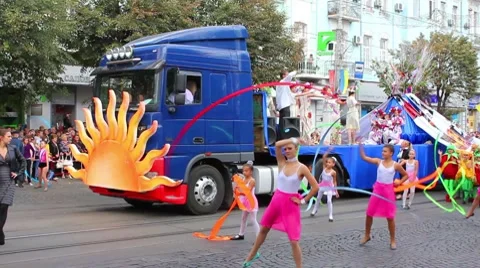 Carnival in city Stock Footage 8649541