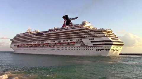Carnival's Splendor Clip 4 Vídeos de archivo 46831519
