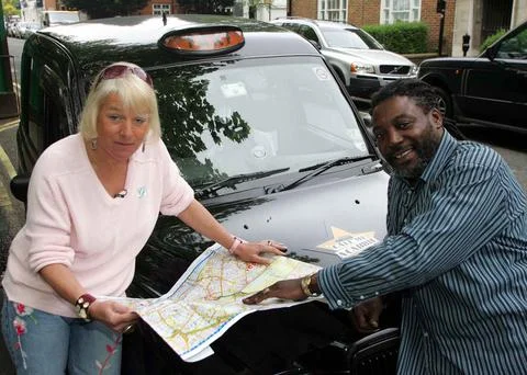 Carol Thatcher Doing The Knowledge With Black Cab Driver Courtney Connell. Stock Photos