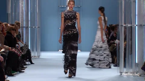 Carolina Herrera Fashion Show Fall 2015 Collection NYFW 04 Vidéo 57114682
