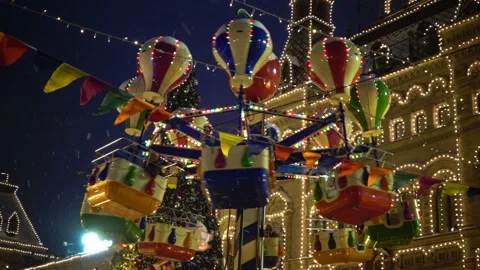 Carousel at the Christmas fair 库存影片 98860238
