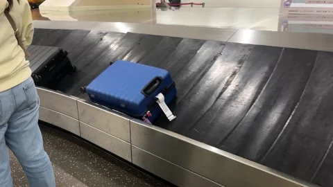Carousel for passenger luggages Stockbeeldmateriaal 334534295