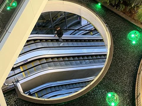 Carousel Shopping Mall escalators Fotos de archivo