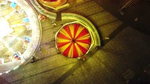 Carousel spinning Stockbeeldmateriaal 171592523