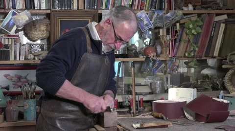 Carpenter in his workshop Video stock 57999500