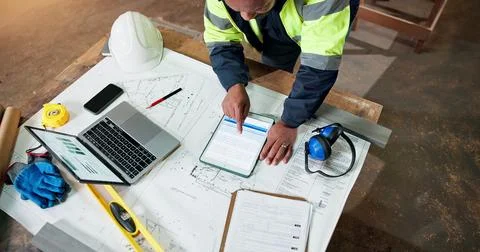 Carpenter, man and tablet screen in workshop for planning, project costing and Stock Photos