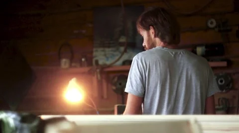 Carpenter thinks 스톡 동영상 66445930