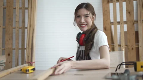 Carpenter work at workshop. 스톡 동영상 244148770