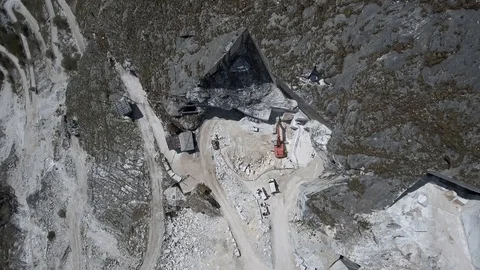 Carrara marble quarry aerial shot 動画素材 89344341