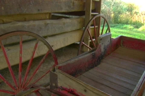 Carriage in barn dolly in Stockbeeldmateriaal 538827