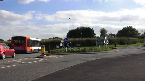 Cars going around the roundabout Video stock 42241453