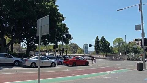 Cars at an intersection at Hyde Park 库存影片 72438488