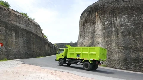 Cars in the mountains 動画素材 48633256