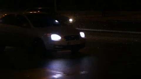 Cars on the night freeway Stock-Footage 84516673
